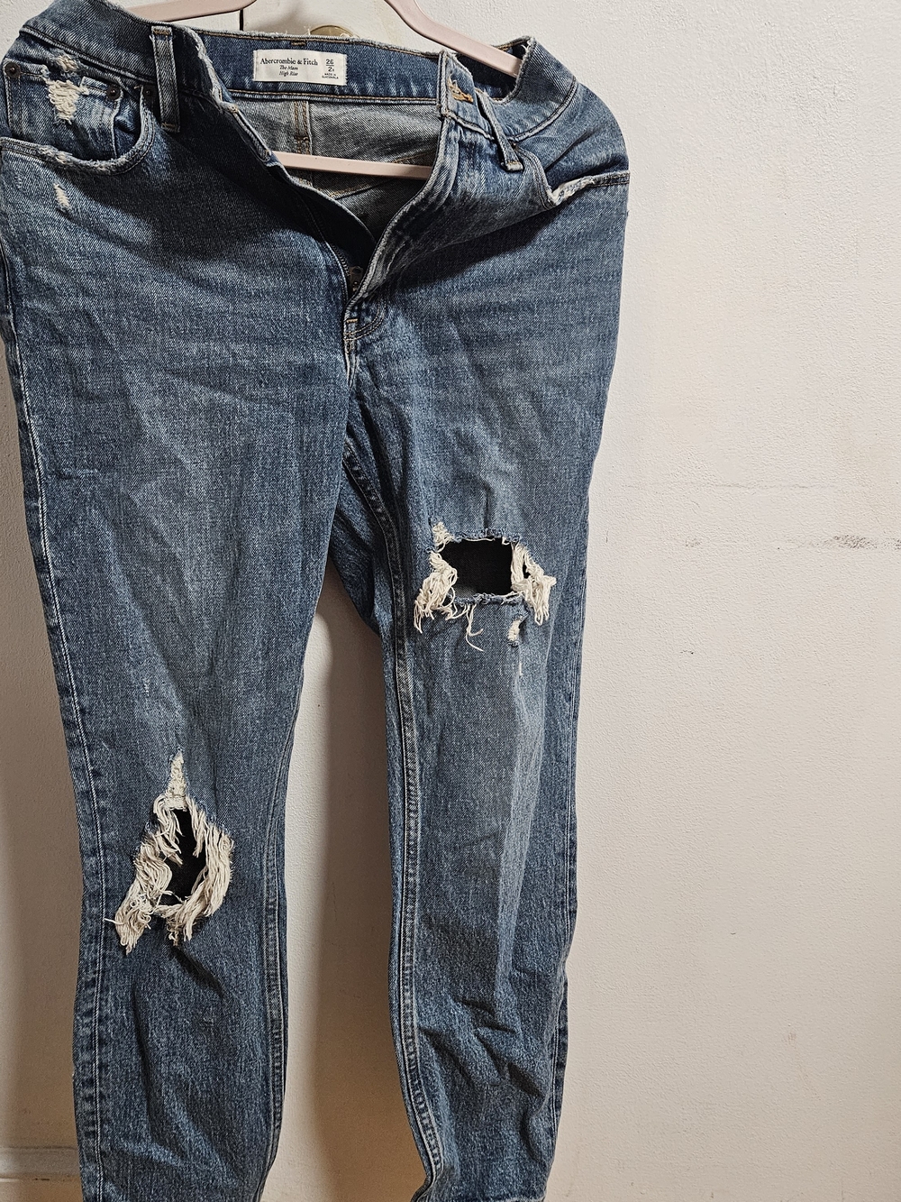 Abercrombie & Fitch Distressed Slim Straight Jeans - Blue